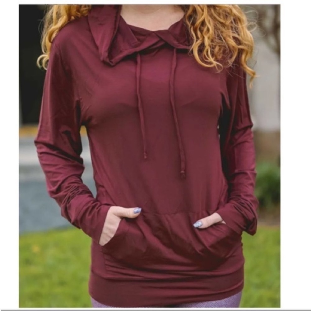 Sol & Mane Tadasana Hoody in Burgundy - Size Medium